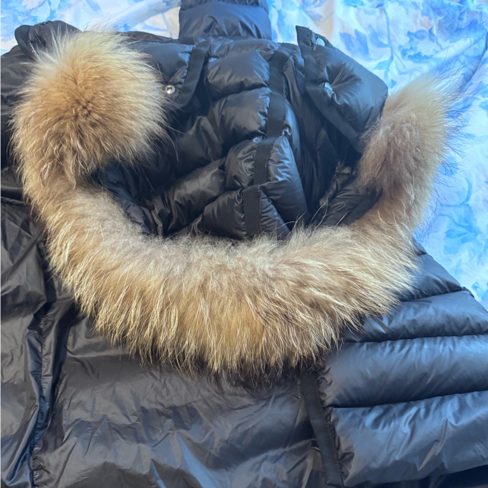 PRISTINE CONDITION 100% AUTHENTIC MONCLER COAT W/… - image 6